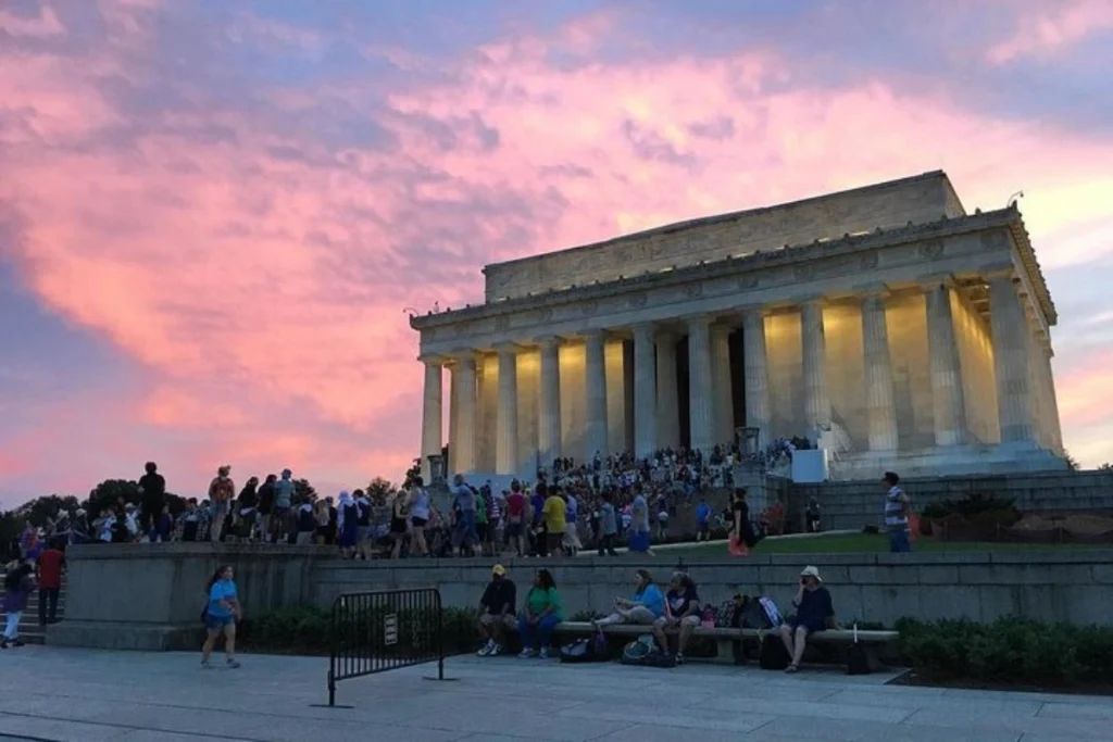 Top Monuments and Museums to Explore in Washington DC Top Monuments in Washington DC