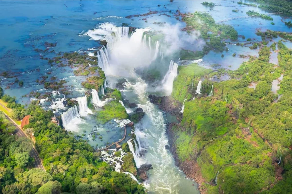 Iguazu Falls Day Guide: Top Viewpoints and Walkways Iguazu Falls Day Guide