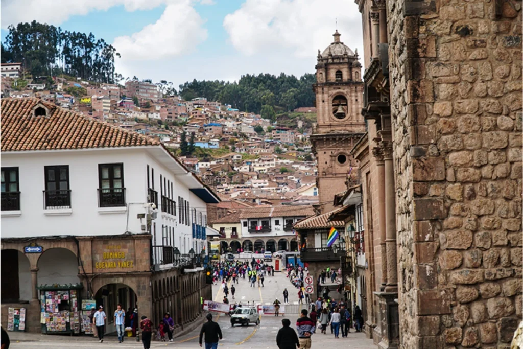 Peru’s Must-See Experiences: Machu Picchu and Sacred Valley Peru must-see experiences